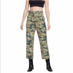 Free people camo jean size 27 NWT